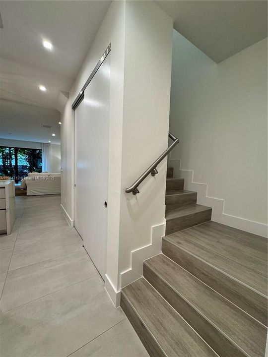 For Sale: $1,199,000 (3 beds, 3 baths, 2509 Square Feet)