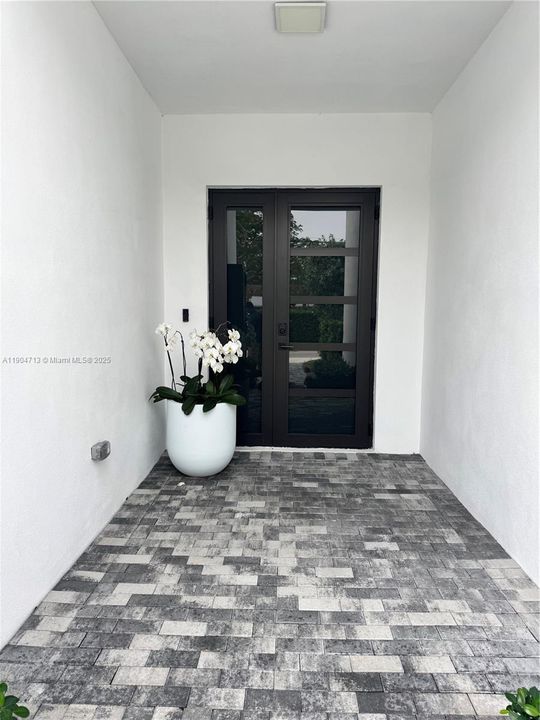 For Sale: $1,199,000 (3 beds, 3 baths, 2509 Square Feet)