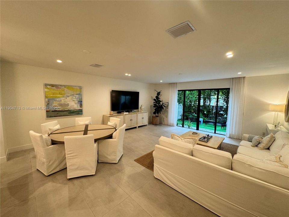 For Sale: $1,199,000 (3 beds, 3 baths, 2509 Square Feet)