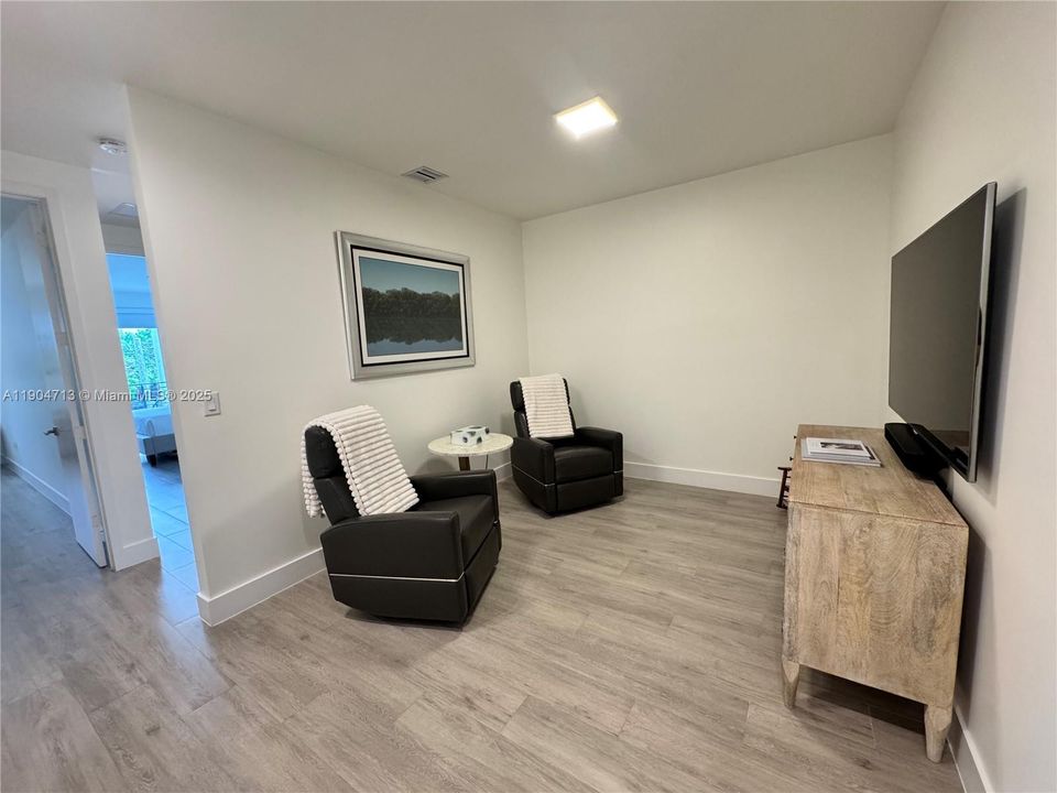 For Sale: $1,199,000 (3 beds, 3 baths, 2509 Square Feet)