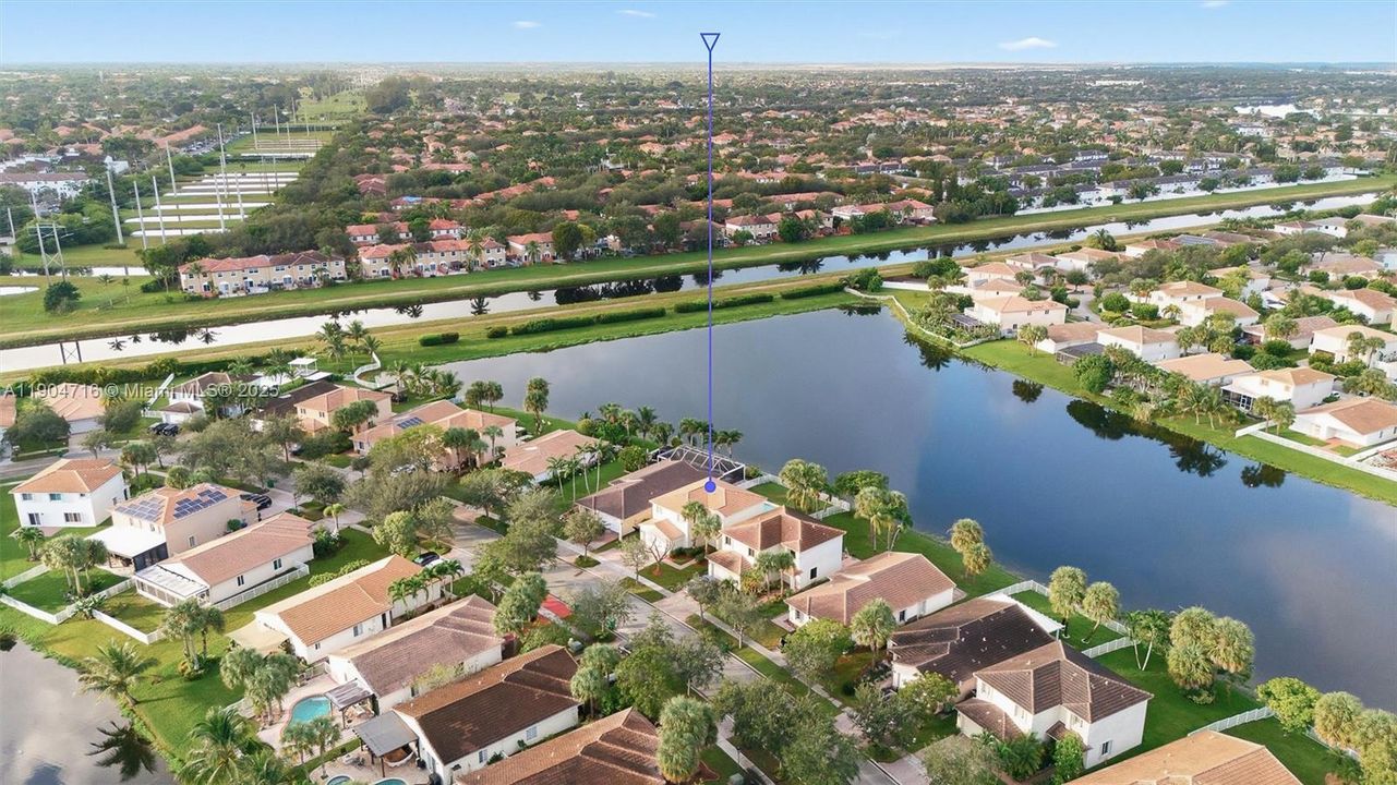 На продажу: $675,000 (4 спален, 2 ванн, 2049 Квадратных фут)