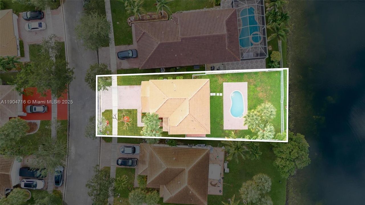 На продажу: $675,000 (4 спален, 2 ванн, 2049 Квадратных фут)