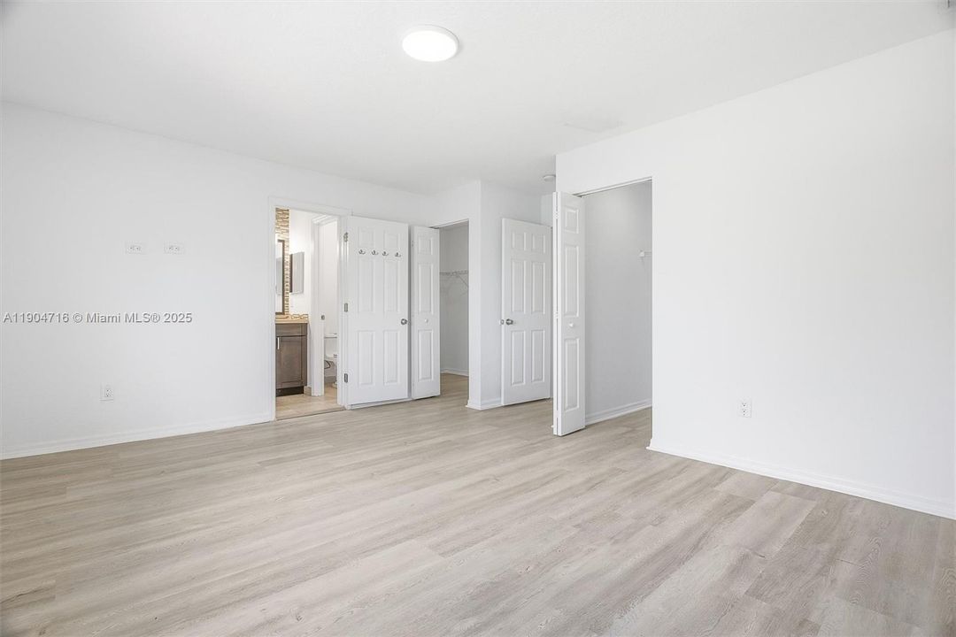 На продажу: $675,000 (4 спален, 2 ванн, 2049 Квадратных фут)