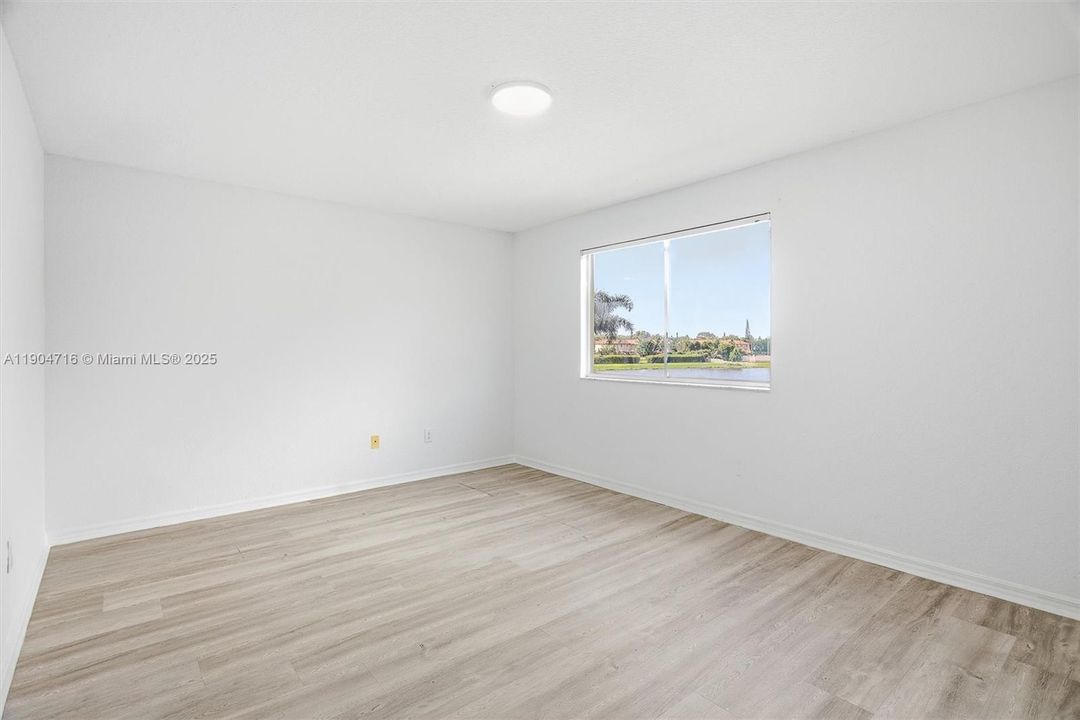 На продажу: $675,000 (4 спален, 2 ванн, 2049 Квадратных фут)