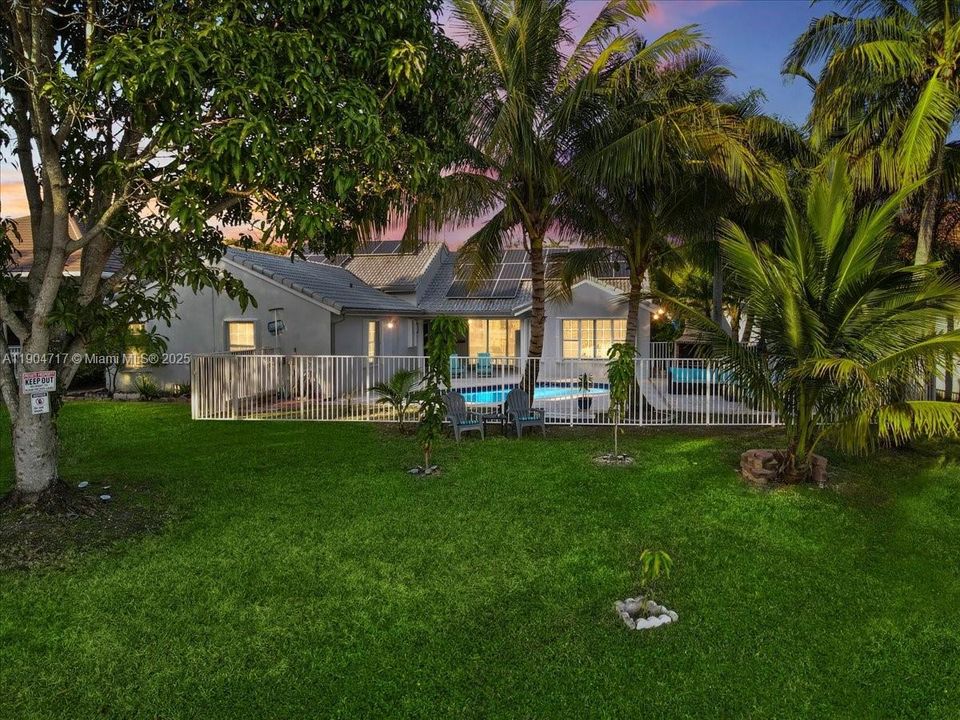 For Rent: $6,800 (5 beds, 2 baths, 2604 Square Feet)