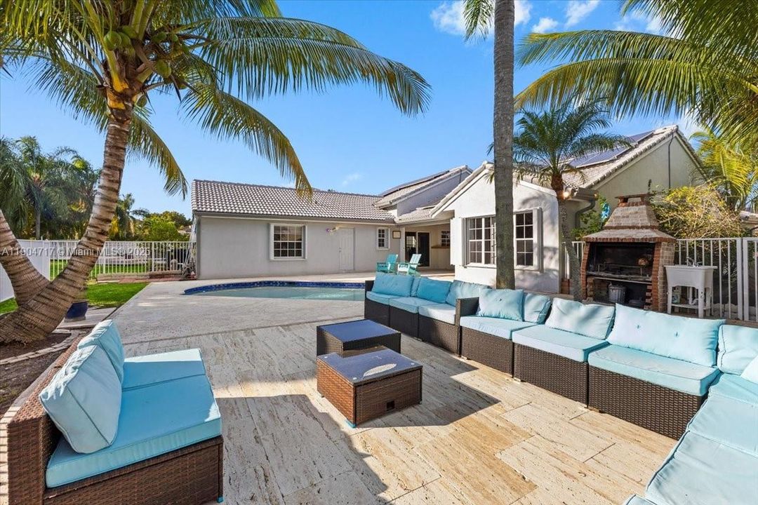 For Rent: $6,800 (5 beds, 2 baths, 2604 Square Feet)