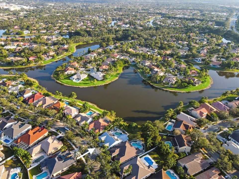 For Rent: $6,800 (5 beds, 2 baths, 2604 Square Feet)