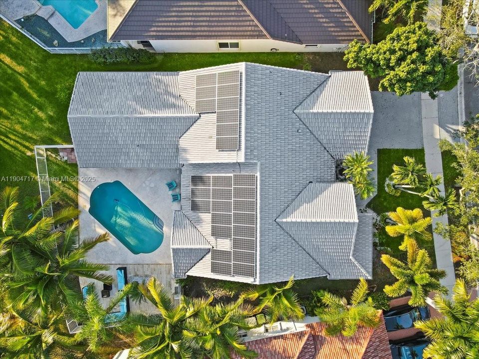 For Rent: $6,800 (5 beds, 2 baths, 2604 Square Feet)