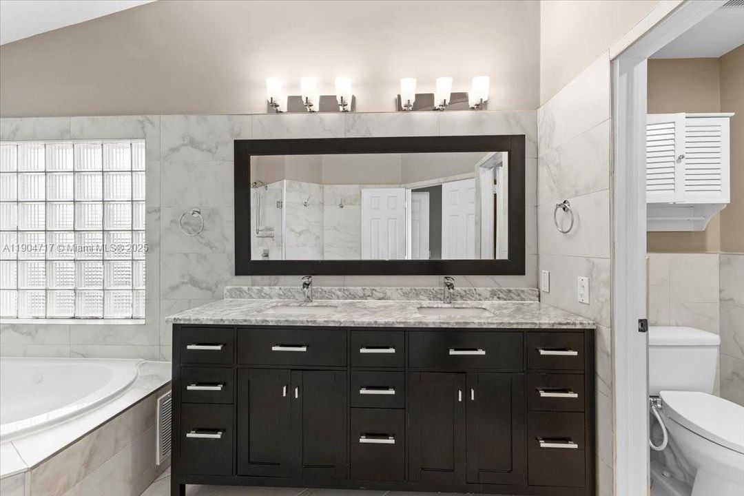 For Rent: $6,800 (5 beds, 2 baths, 2604 Square Feet)