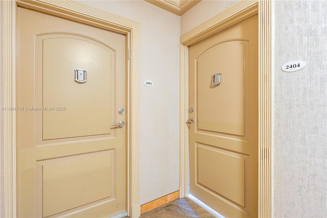 For Rent: $3,200 (2 beds, 2 baths, 996 Square Feet)