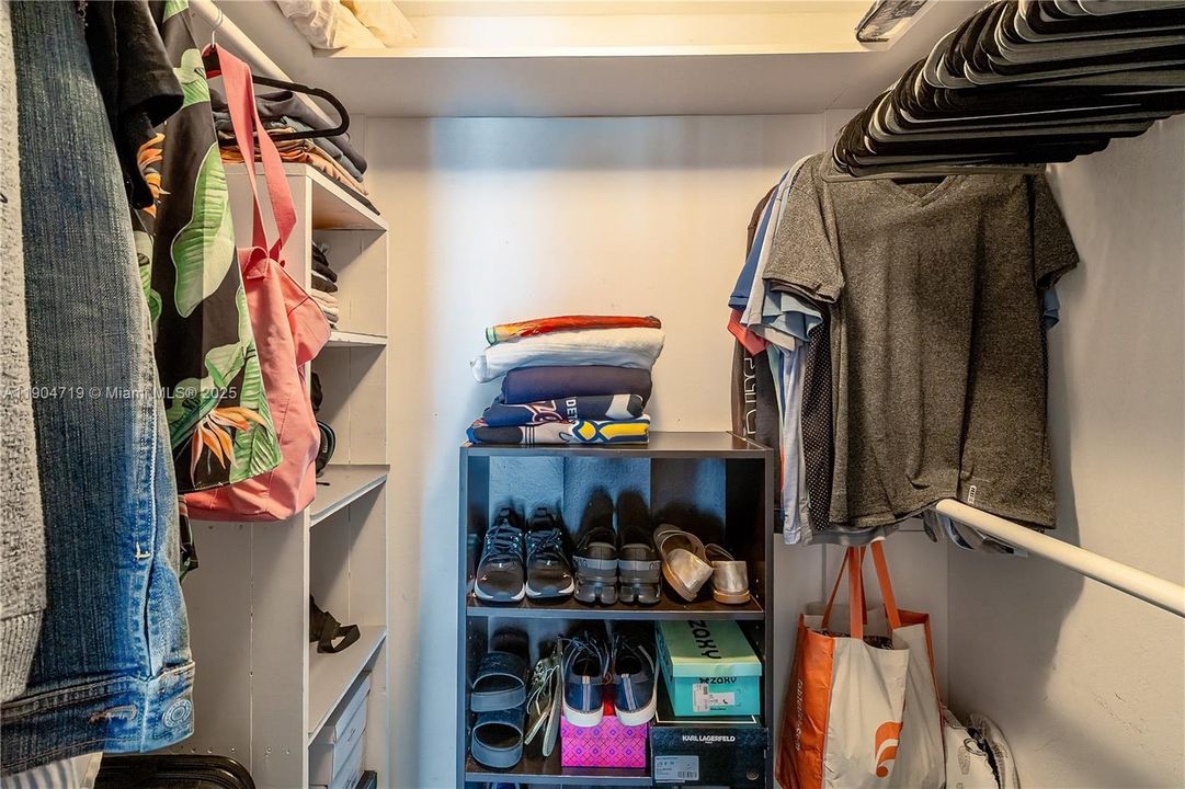 For Rent: $3,200 (2 beds, 2 baths, 996 Square Feet)