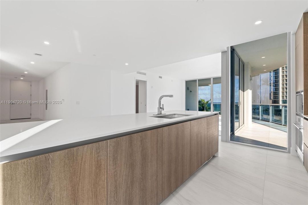 For Sale: $1,750,000 (3 beds, 3 baths, 1964 Square Feet)