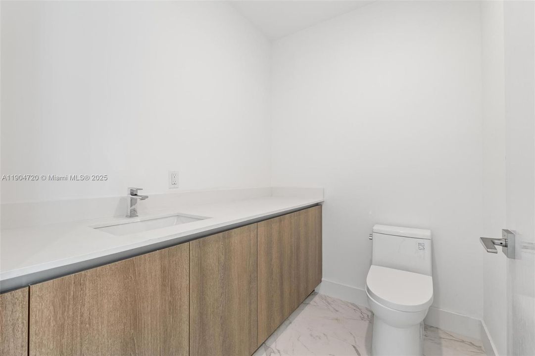 For Sale: $1,750,000 (3 beds, 3 baths, 1964 Square Feet)