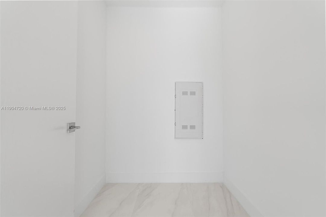 For Sale: $1,750,000 (3 beds, 3 baths, 1964 Square Feet)