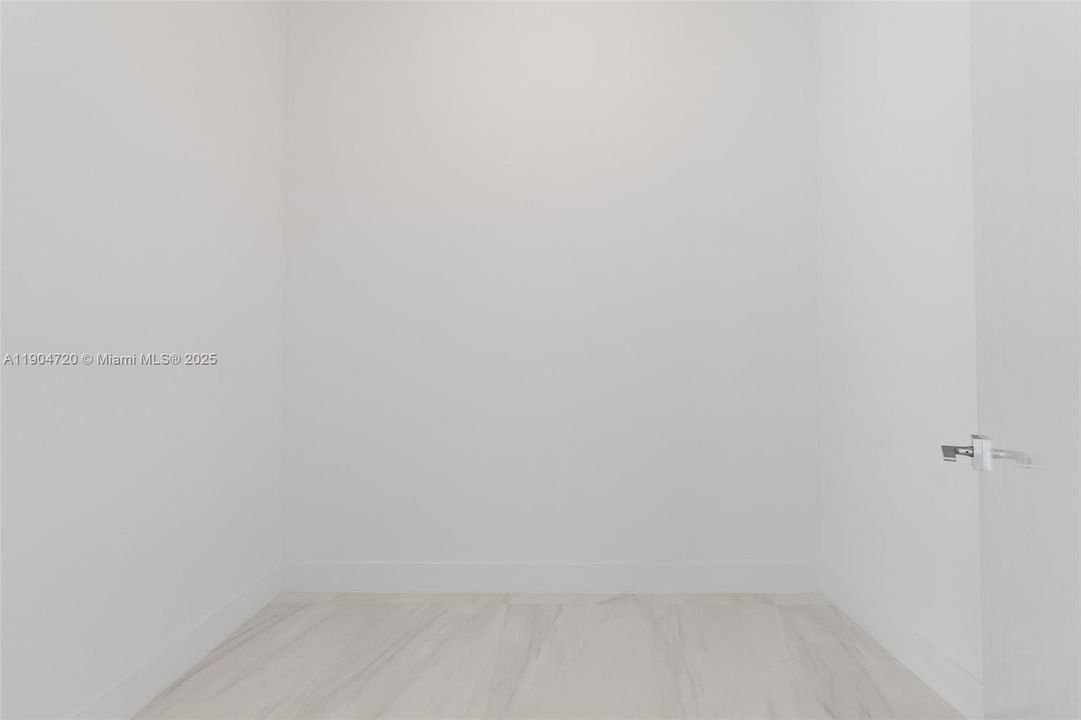 For Sale: $1,750,000 (3 beds, 3 baths, 1964 Square Feet)