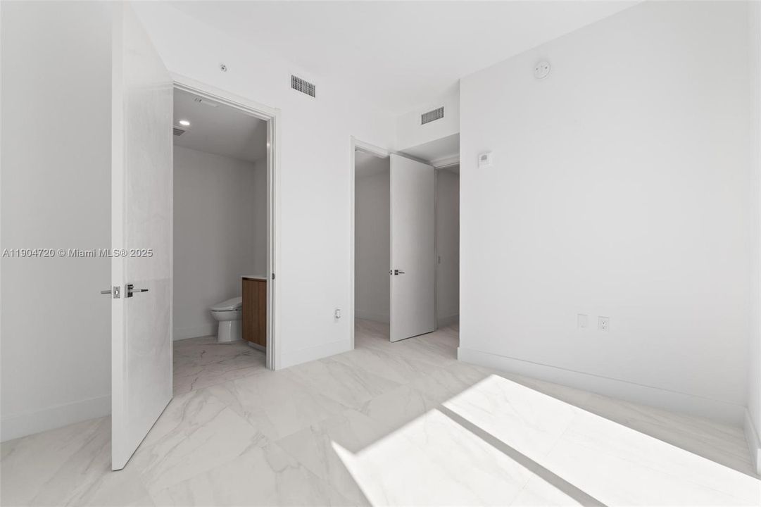 For Sale: $1,750,000 (3 beds, 3 baths, 1964 Square Feet)