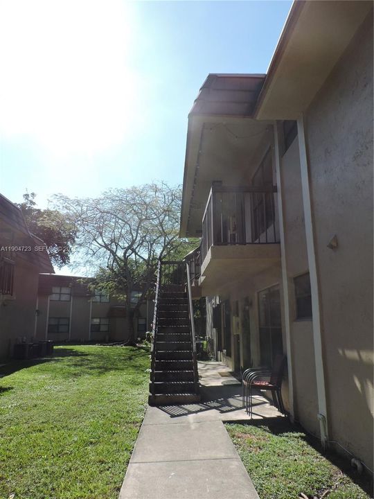 For Rent: $2,100 (2 beds, 2 baths, 750 Square Feet)