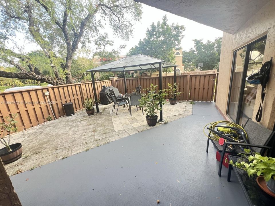 For Sale: $399,000 (3 beds, 3 baths, 1364 Square Feet)