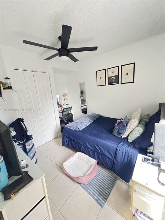 For Sale: $399,000 (3 beds, 3 baths, 1364 Square Feet)