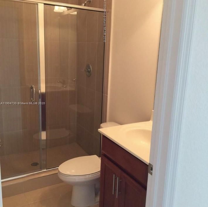 В аренду: $4,270 (4 спален, 3 ванн, 2300 Квадратных фут)