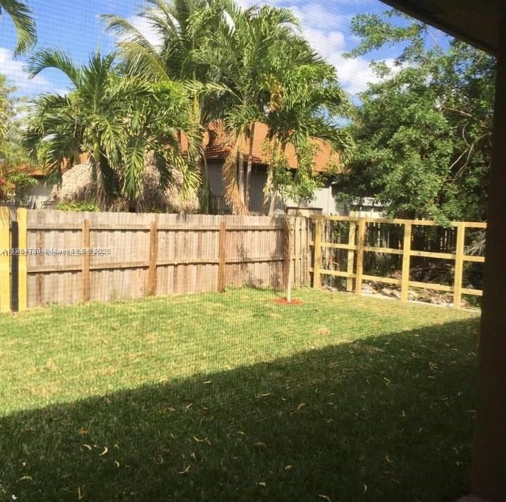 В аренду: $4,270 (4 спален, 3 ванн, 2300 Квадратных фут)