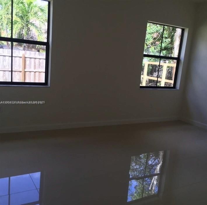 В аренду: $4,270 (4 спален, 3 ванн, 2300 Квадратных фут)