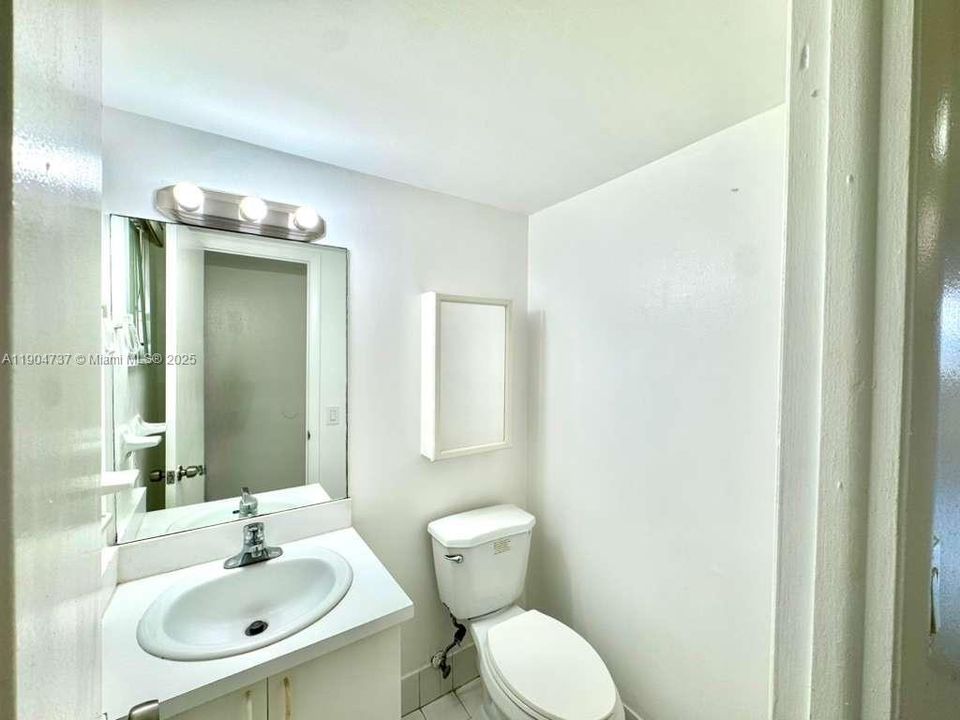 Recently Rented: $1,600 (1 beds, 1 baths, 675 Square Feet)