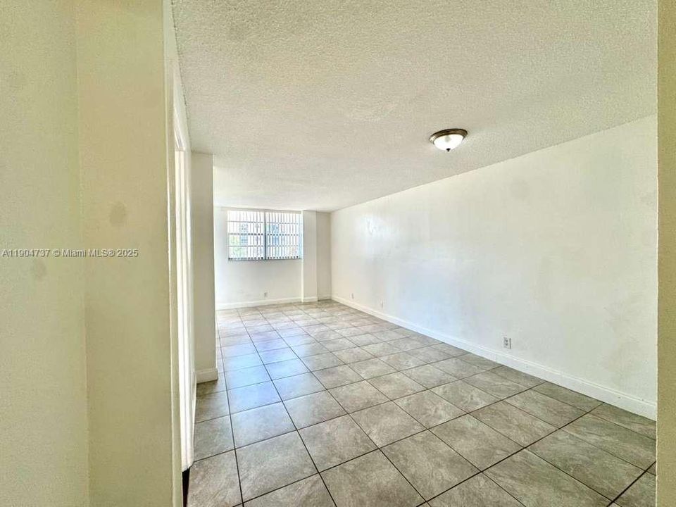 Recently Rented: $1,600 (1 beds, 1 baths, 675 Square Feet)