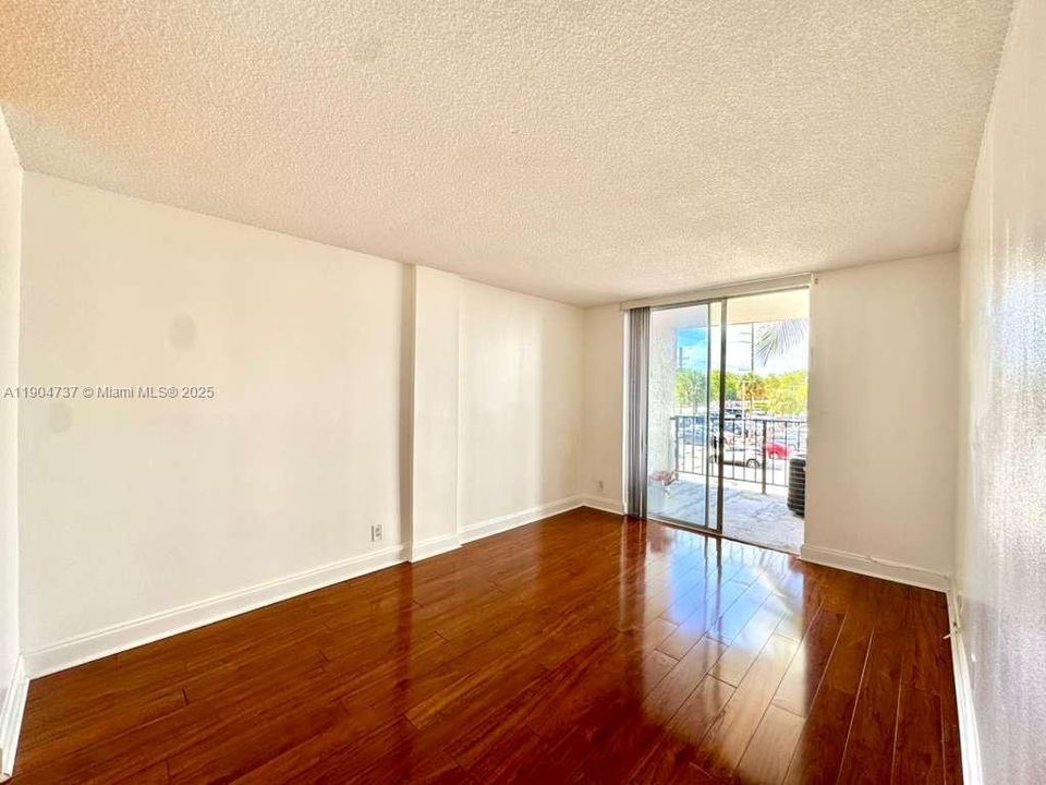 Recently Rented: $1,600 (1 beds, 1 baths, 675 Square Feet)