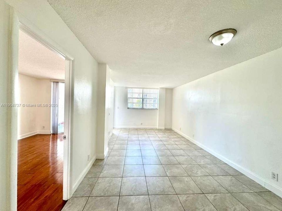 Recently Rented: $1,600 (1 beds, 1 baths, 675 Square Feet)