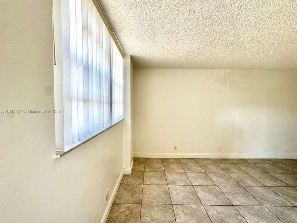 Recently Rented: $1,600 (1 beds, 1 baths, 675 Square Feet)