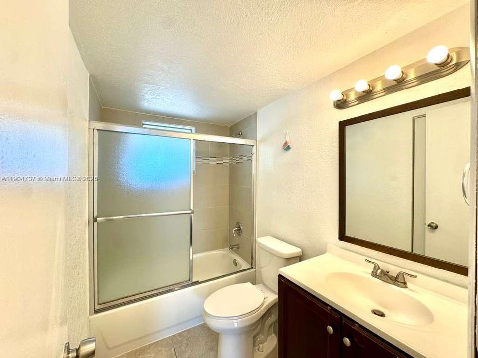 Recently Rented: $1,600 (1 beds, 1 baths, 675 Square Feet)