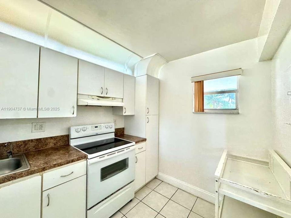 Recently Rented: $1,600 (1 beds, 1 baths, 675 Square Feet)