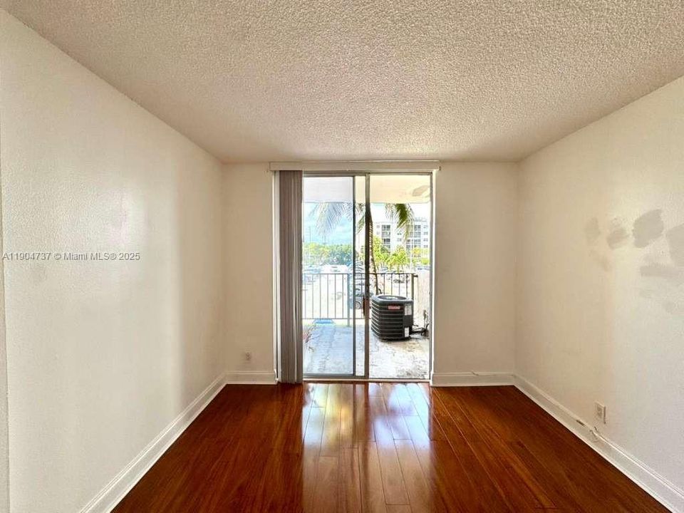 Recently Rented: $1,600 (1 beds, 1 baths, 675 Square Feet)
