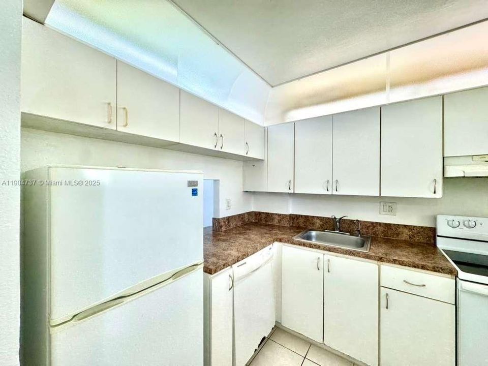 Recently Rented: $1,600 (1 beds, 1 baths, 675 Square Feet)
