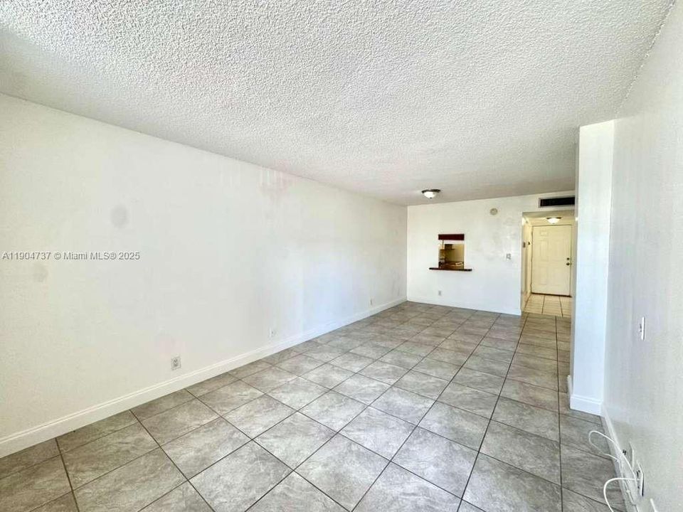 Recently Rented: $1,600 (1 beds, 1 baths, 675 Square Feet)