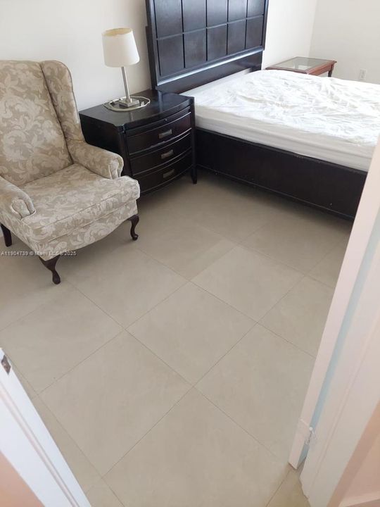 待售: $460,000 (1 贝兹, 1 浴室, 550 平方英尺)