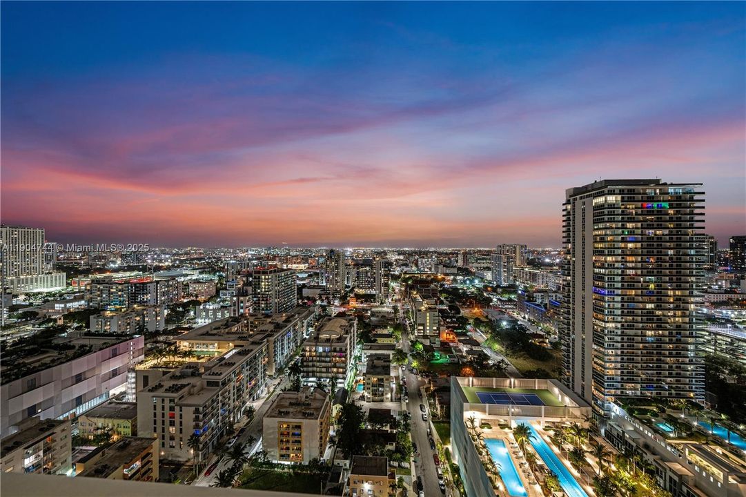 For Sale: $2,995,000 (3 beds, 3 baths, 2897 Square Feet)