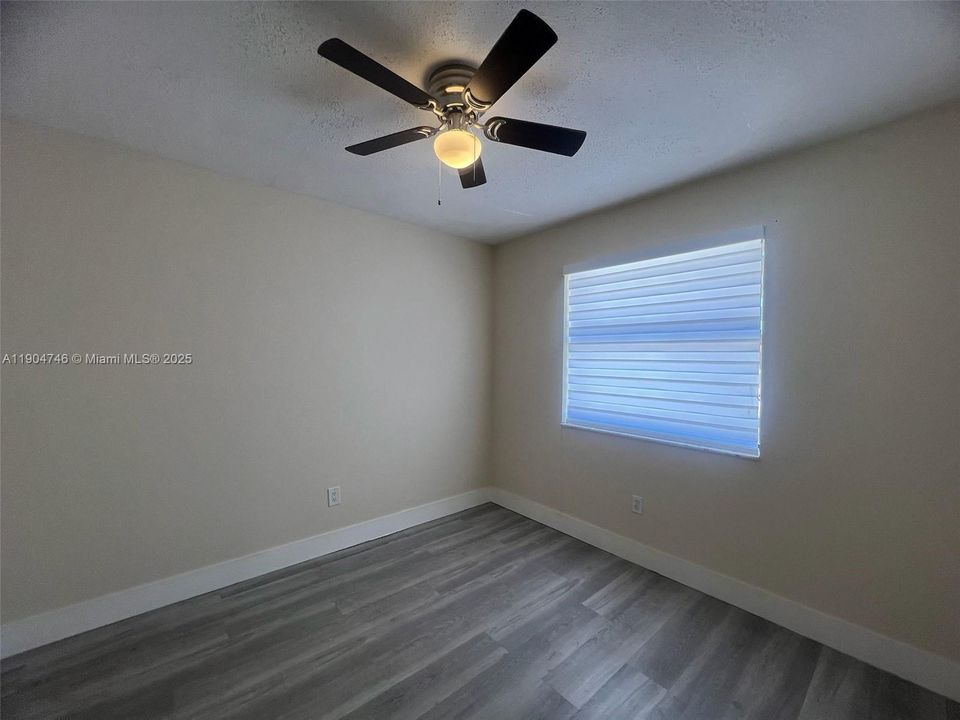 For Rent: $2,600 (3 beds, 2 baths, 980 Square Feet)