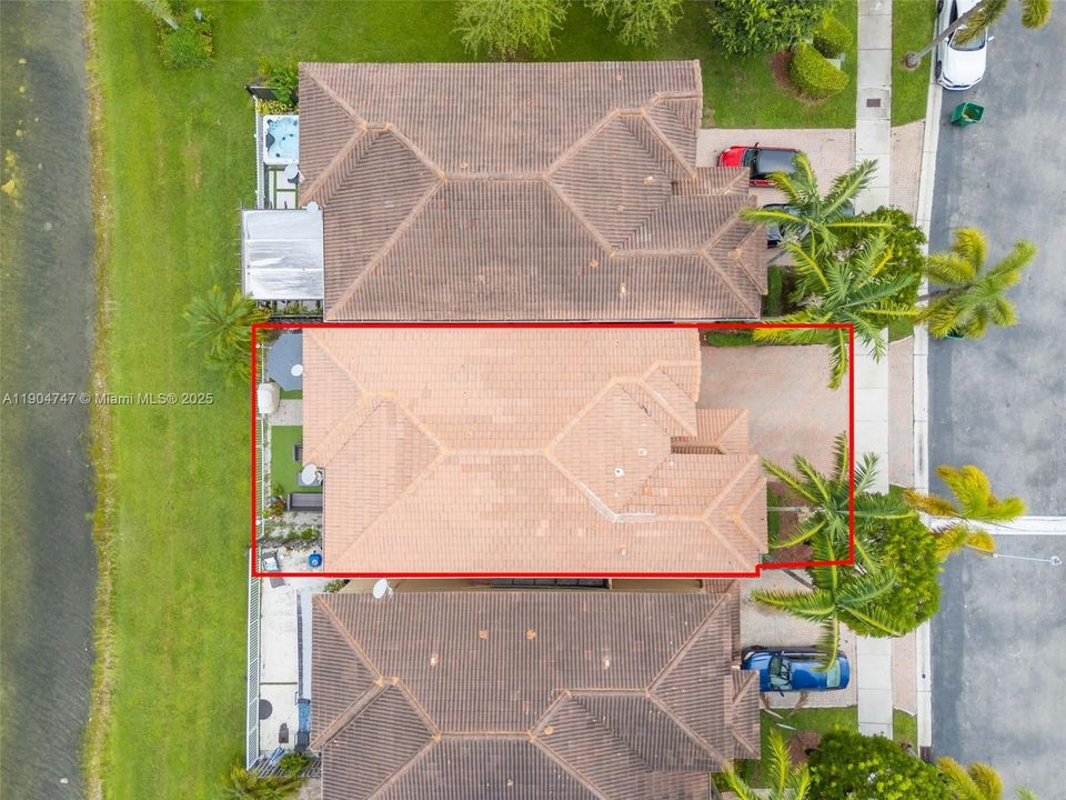 合同活跃: $749,000 (4 贝兹, 3 浴室, 2312 平方英尺)