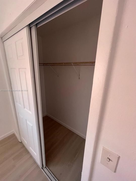 Recently Rented: $1,800 (2 beds, 1 baths, 940 Square Feet)