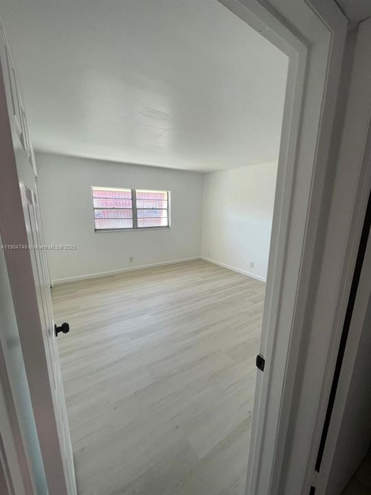 Recently Rented: $1,800 (2 beds, 1 baths, 940 Square Feet)