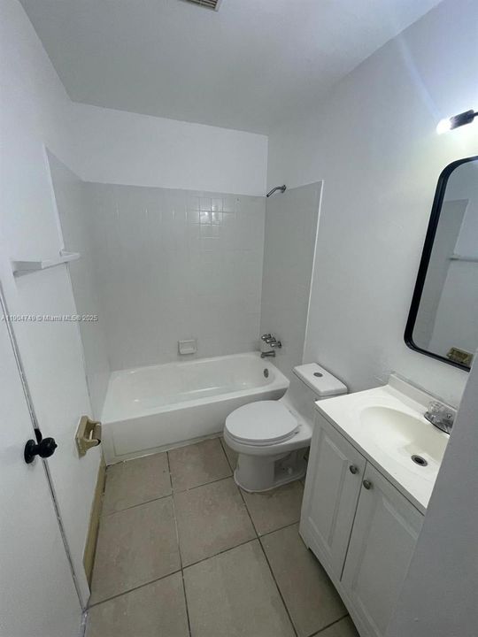 Recently Rented: $1,800 (2 beds, 1 baths, 940 Square Feet)