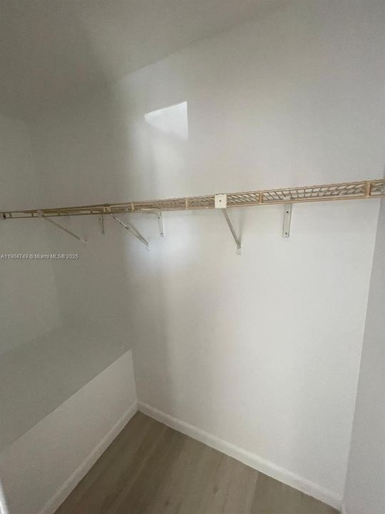 Recently Rented: $1,800 (2 beds, 1 baths, 940 Square Feet)