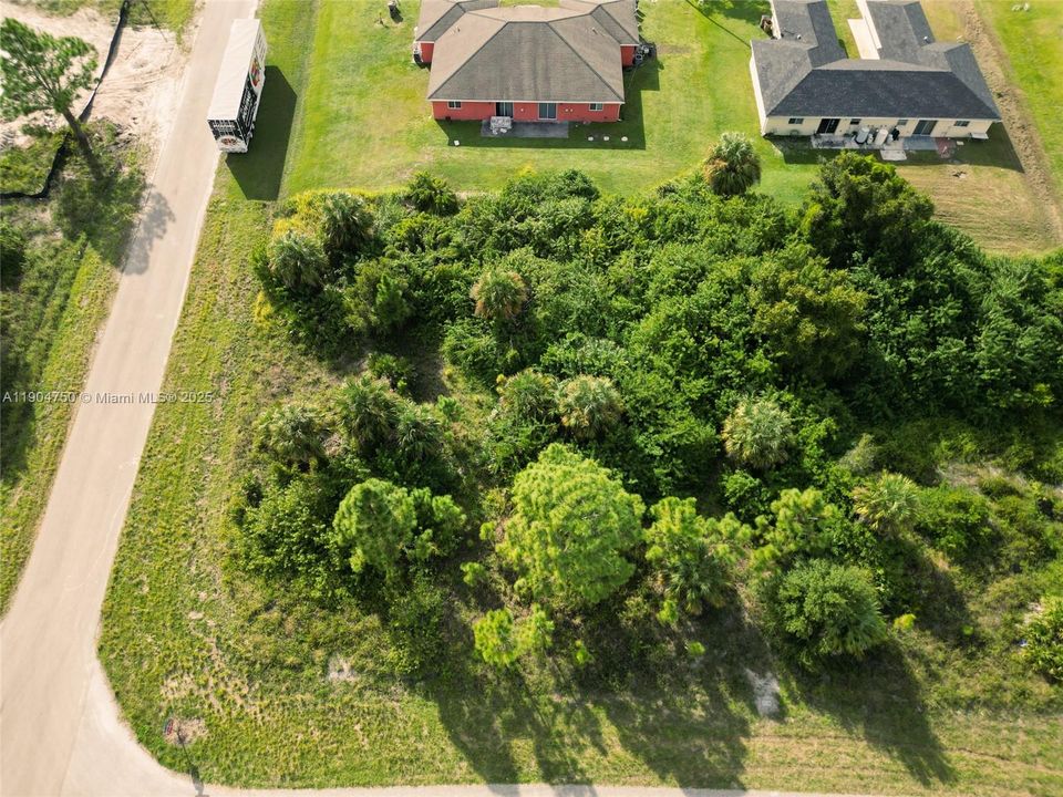 На продажу: $59,990 (0.35 acres)