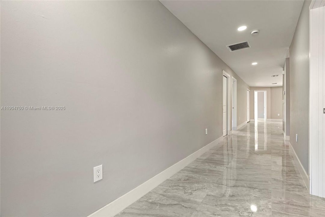 На продажу: $59,990 (0.35 acres)