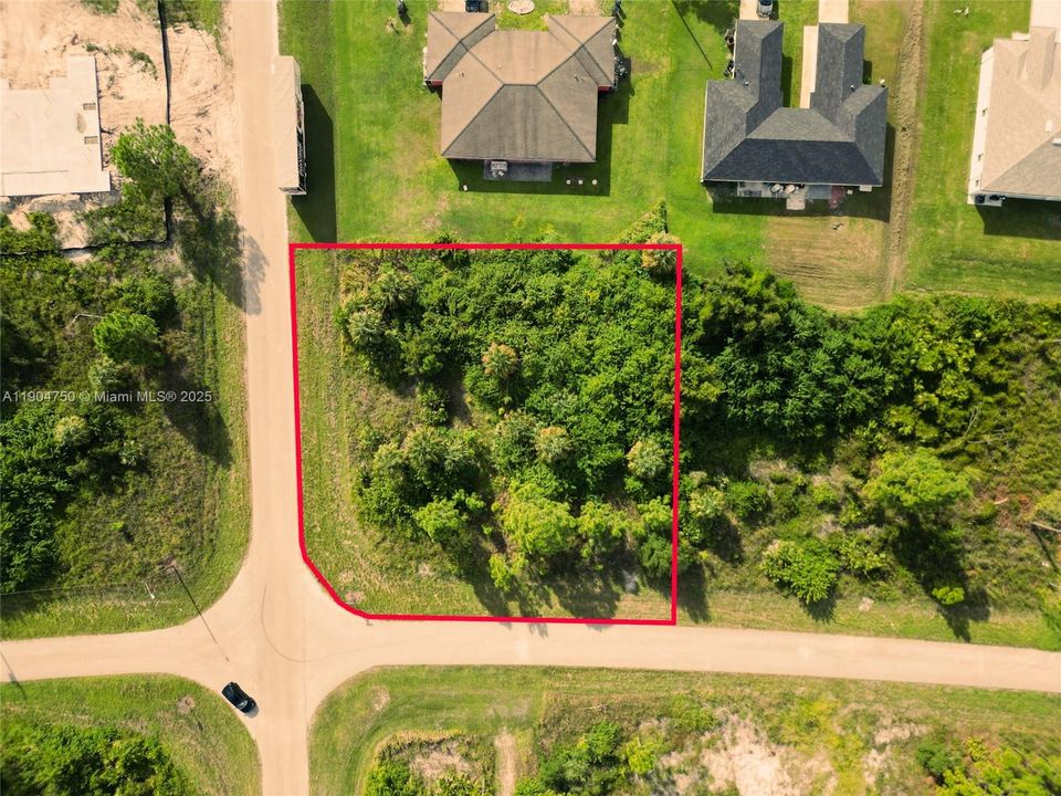 На продажу: $59,990 (0.35 acres)