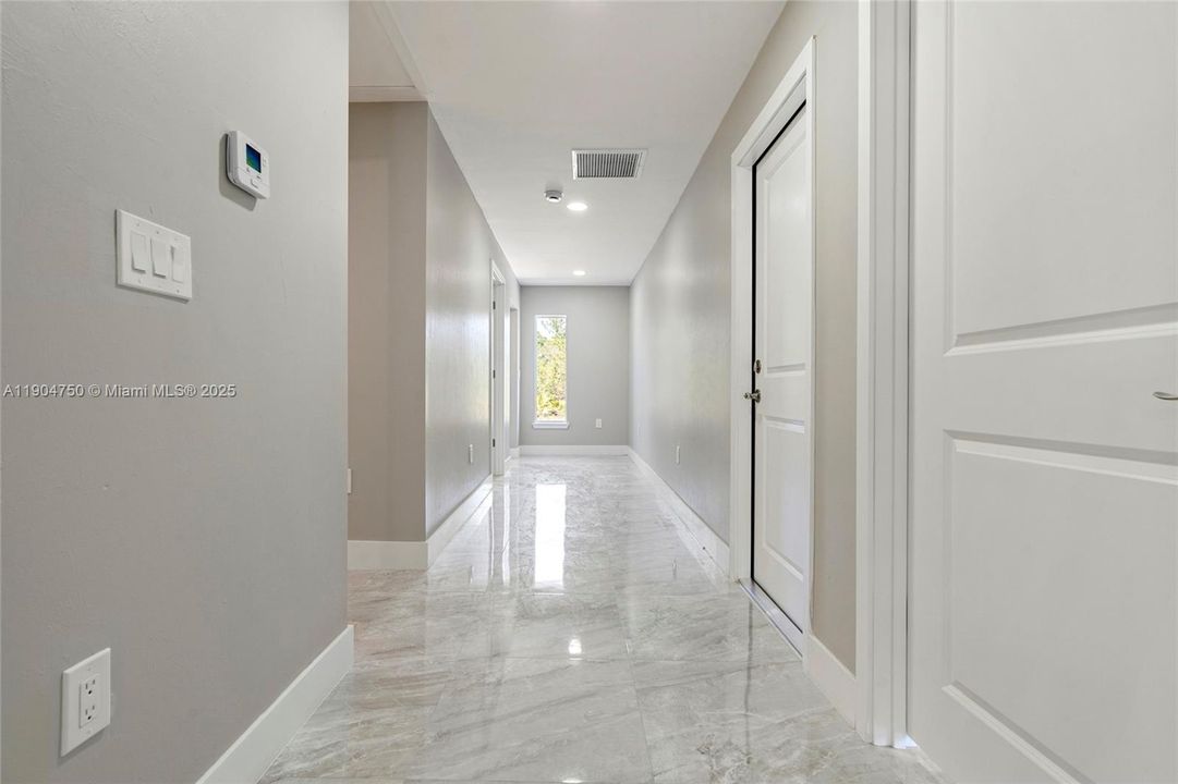 На продажу: $59,990 (0.35 acres)