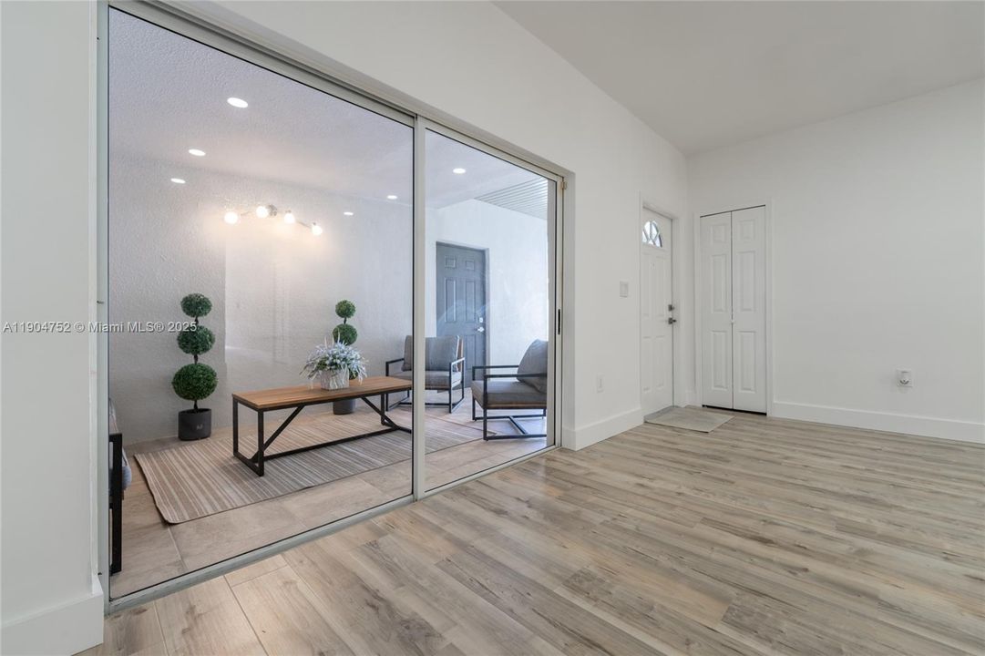 Active With Contract: $635,000 (3 beds, 2 baths, 1665 Square Feet)