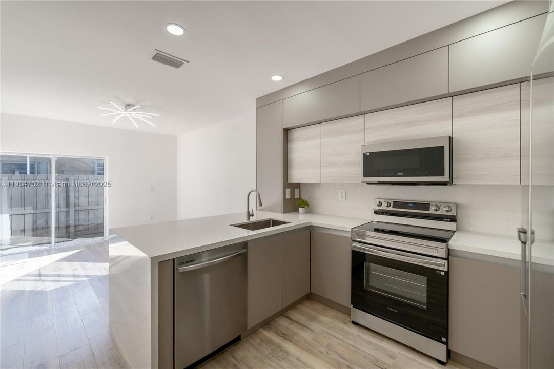 Active With Contract: $635,000 (3 beds, 2 baths, 1665 Square Feet)